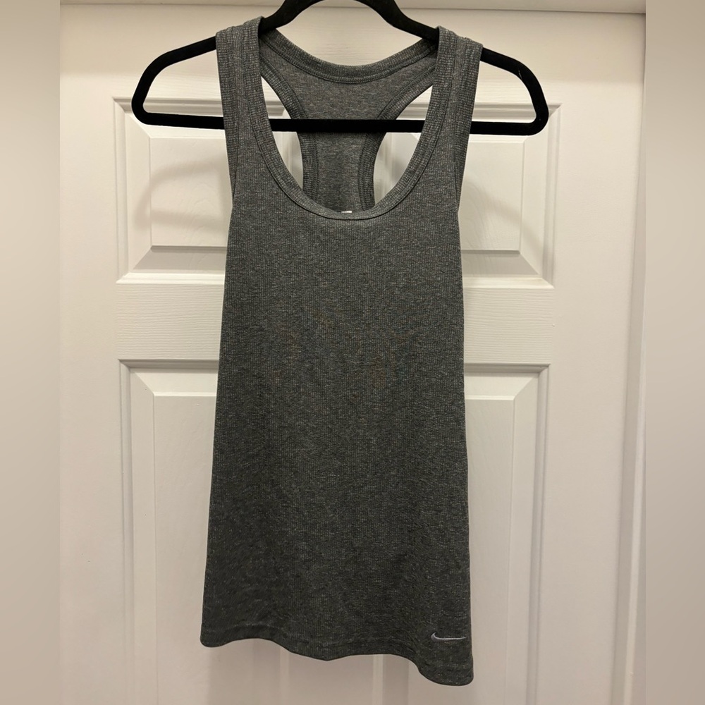 NIKE | | Dri-Fit Tight Fit Racerback Tank Top Size Medium